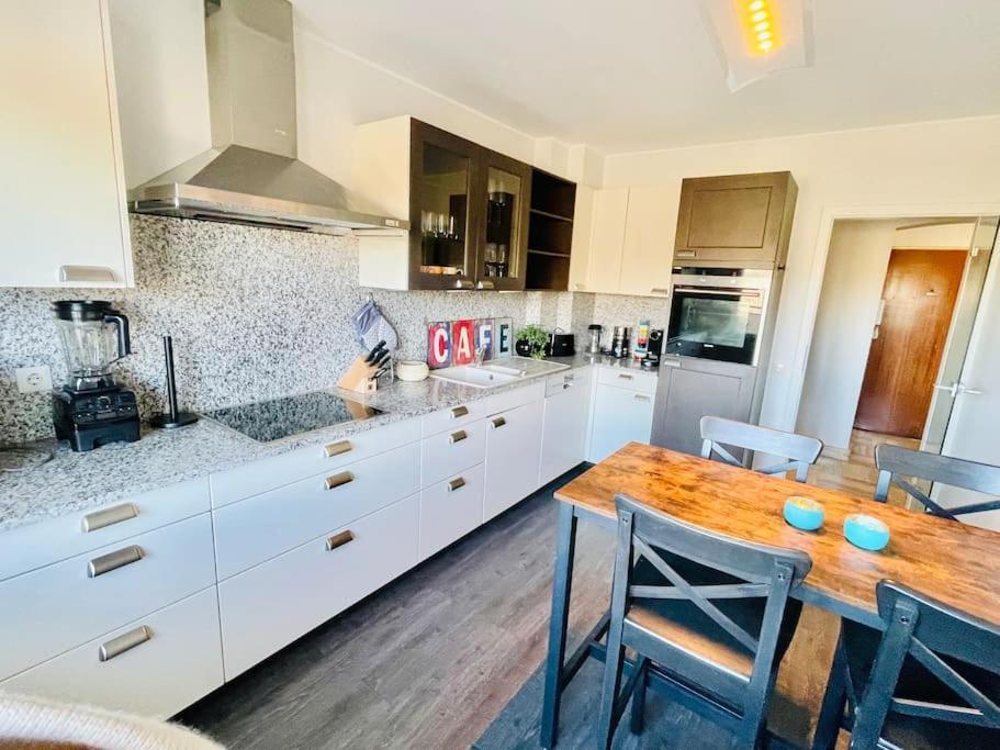 Big Penthouse 2 Bedrooms In Center With Parking And Largeterrace-41 Luxemburg Exterior foto